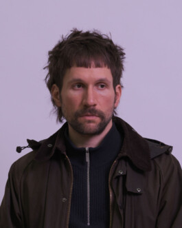 A self-portrait of the artist Dennis Haustein. 